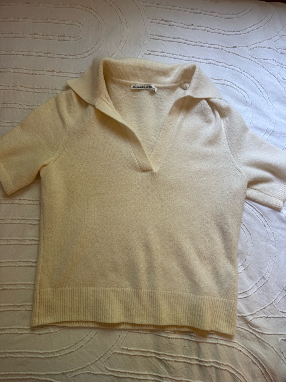 Abercrombie & Fitch Cream V-Neck Short-Sleeve Sweater